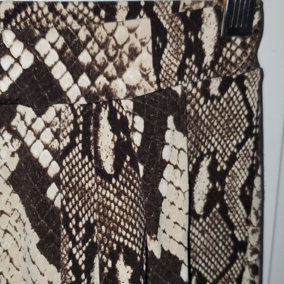 Michael Kors snakeskin skirt - Picture 5 of 6